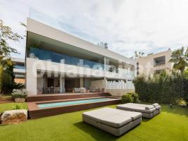 Attic, 542 m², almost new