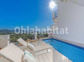 Attic, 341 m²
