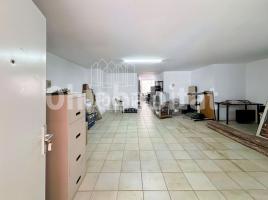 Business premises, 65 m², Zona