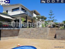 Casa (unifamiliar aislada), 360 m², seminuevo, Zona