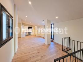 Dúplex, 157 m², près de bus et de train, presque neuf