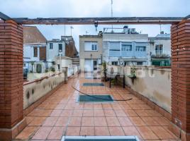 Pis, 71 m², près de bus et de train