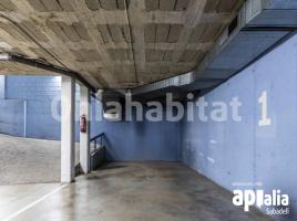 Dúplex, 141 m², cerca de bus y tren, seminuevo, Calle Ribot i Serra