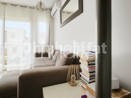 Flat, 61 m², near bus and train
