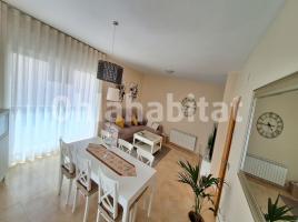 Houses (terraced house), 348 m², almost new