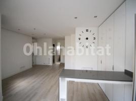 Flat, 88 m², near bus and train, almost new