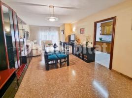 Pis, 122 m², Zona