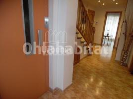 Casa (unifamiliar adossada), 469 m², Zona