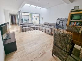 Pis, 151 m², presque neuf, Zona