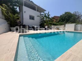 Casa (chalet / torre), 225 m²