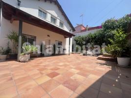 Casa (chalet / torre), 225 m²