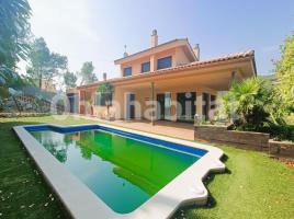Casa (chalet / torre), 405 m², seminuevo