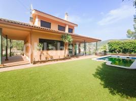Casa (chalet / torre), 405 m², seminuevo