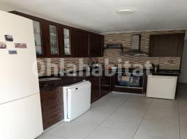 Houses (villa / tower), 220 m², almost new, Calle dels Pugets