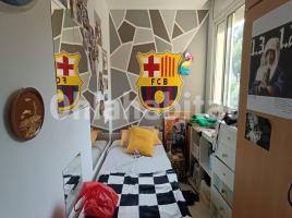 Flat, 85 m², near bus and train, almost new