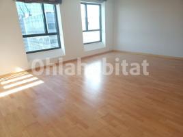 For rent flat, 144 m², almost new, Zona
