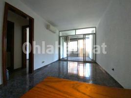 Pis, 71 m², prop de bus i tren, Calle de Mossèn Jacint Verdaguer