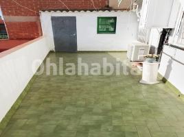 Piso, 227 m², cerca de bus y tren