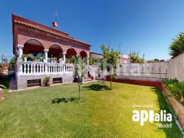 Casa (chalet / torre), 315 m², cerca de bus y tren, seminuevo