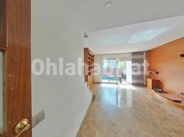  (unifamiliar adossada), 234 m², près de bus et de train, Calle Joan Fuster Ortells