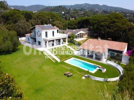 Casa (unifamiliar aislada), 700 m², cerca de bus y tren