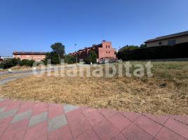 , 444 m²