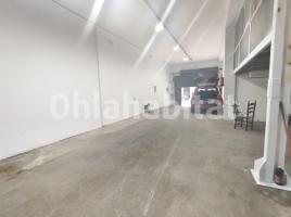 Local comercial, 180 m², cerca de bus y tren, Calle Abat Oliba