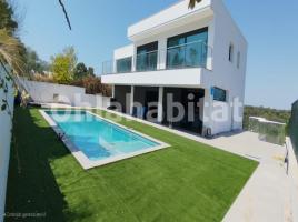 Houses (villa / tower), 460 m², almost new, Calle les Heures