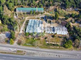 Louer , 2161 m², Zona