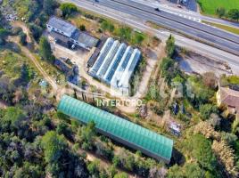 Louer , 2161 m², Zona