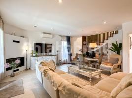 Casa (chalet / torre), 208 m², seminuevo, Calle de Santa Cristina