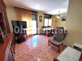 Piso, 70 m², cerca de bus y tren