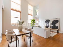Dúplex, 240 m², cerca de bus y tren, seminuevo, Calle de Turull