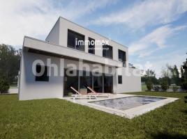  (unifamiliar aïllada), 256 m², Zona