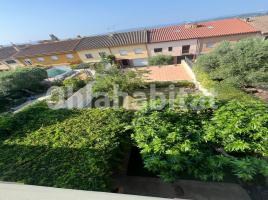 Casa (unifamiliar adossada), 250 m²