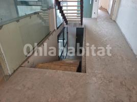 Casa (unifamiliar adosada), 360 m², seminuevo, Calle de Raval