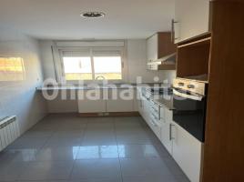 Flat, 113 m², almost new