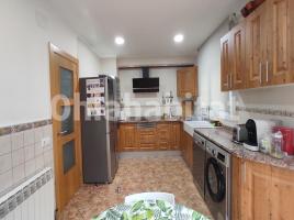 Houses (terraced house), 215 m², near bus and train