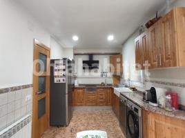 Houses (terraced house), 215 m², near bus and train