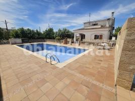 Casa (xalet / torre), 242 m²