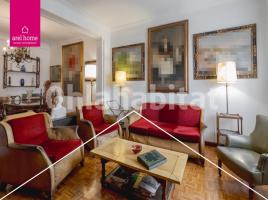 Pis, 140 m², prop de bus i tren, Calle d'Enric Granados