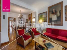 Pis, 140 m², prop de bus i tren, Calle d'Enric Granados