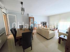  (unifamiliar adossada), 347 m², presque neuf, Calle Onze de Setembre