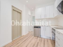 Pis, 82 m², près de bus et de train, Calle del Pintor Murillo