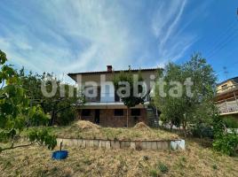 Casa (unifamiliar aislada), 216 m², cerca de bus y tren
