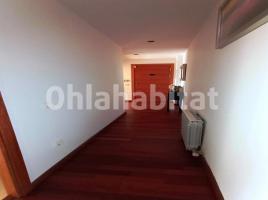 Louer pis, 98 m², presque neuf