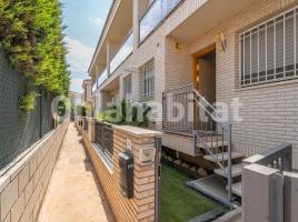 Houses (terraced house), 249 m², almost new, Calle Carrasclet