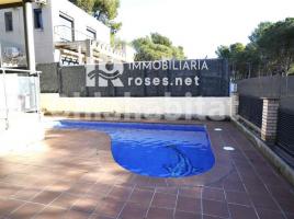  (unifamiliar adossada), 255 m², presque neuf, Zona