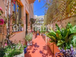 For rent flat, 106 m², close to bus and metro