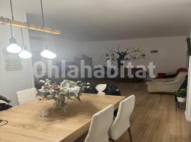 Pis, 125 m², près de bus et de train, presque neuf